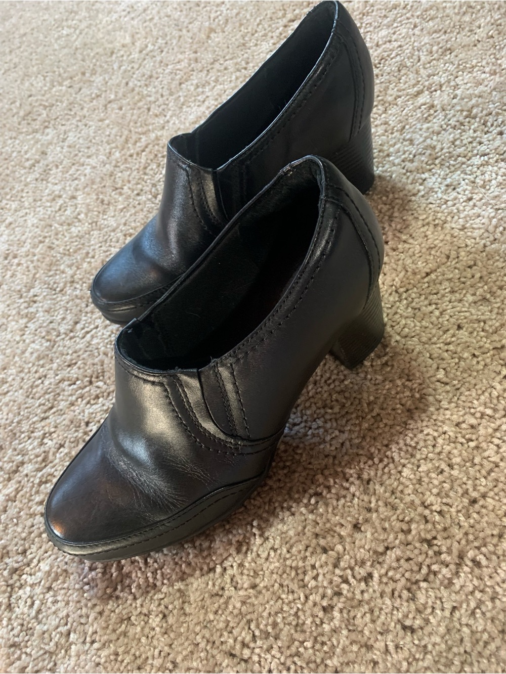 Clarks Black Leather Chunky Heel Slip-On Pumps